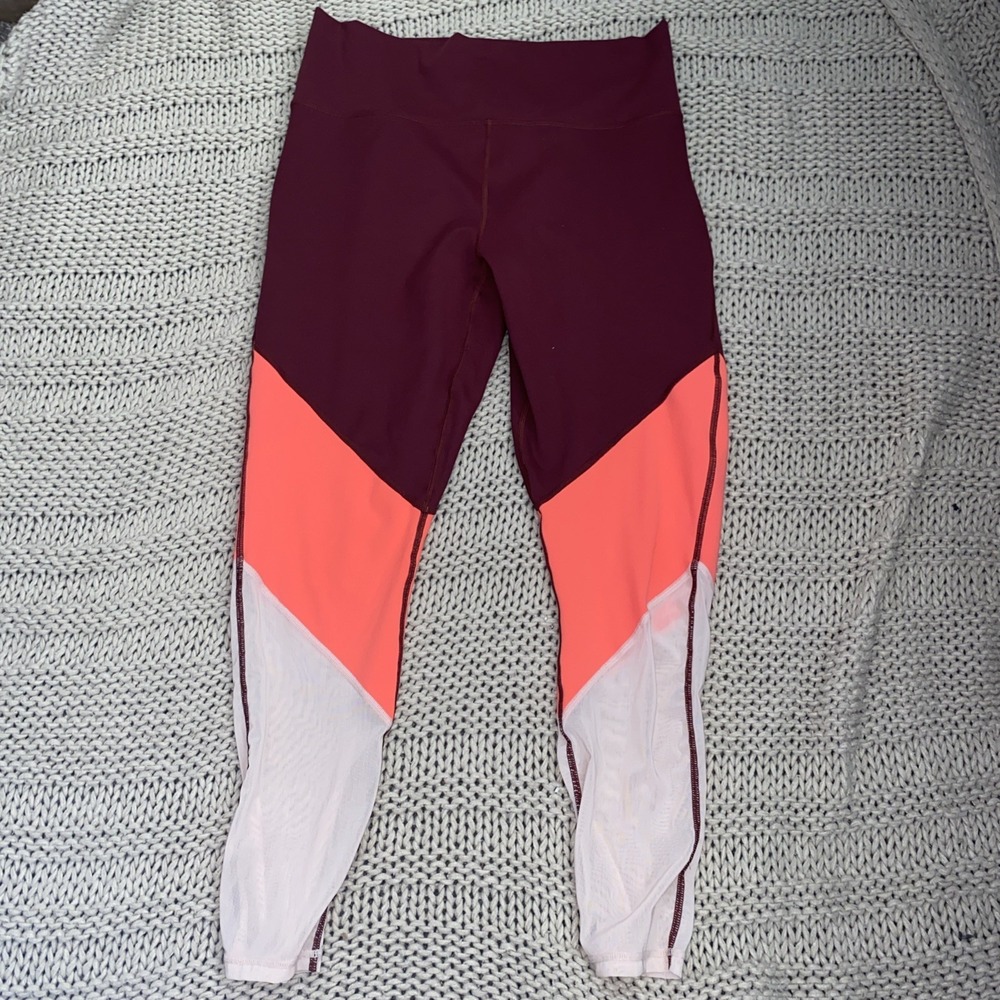 Fabletics Women High Waist Athletic Powerhold 7/8  Leggings Burgundy/pink